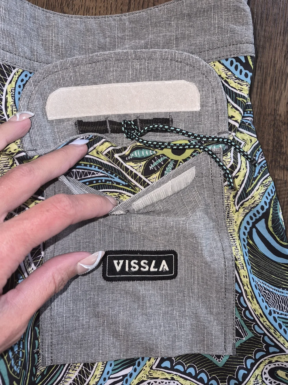 Vissla Mystery Reef Boardshorts Swim Trunks  In Bright Sulfur Mens Sz 30